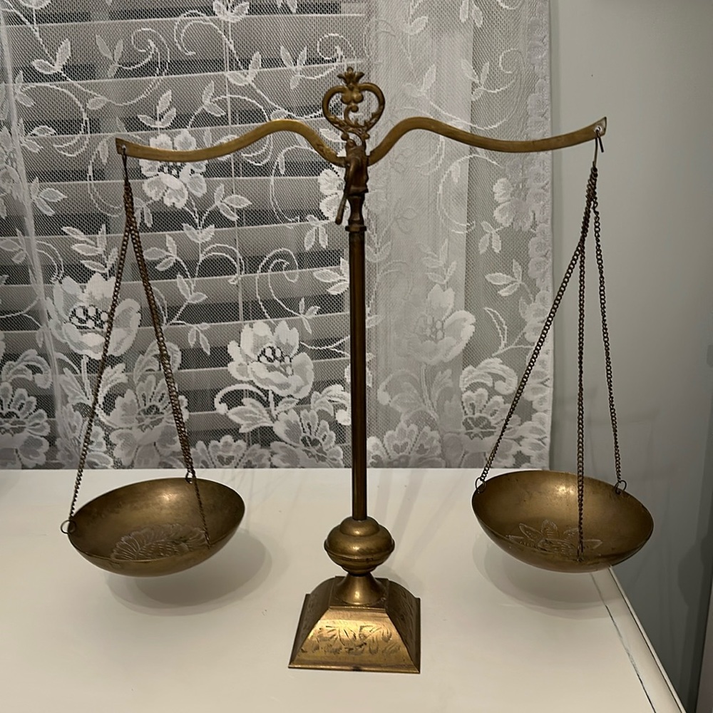 Beautiful antique solid brass scales.